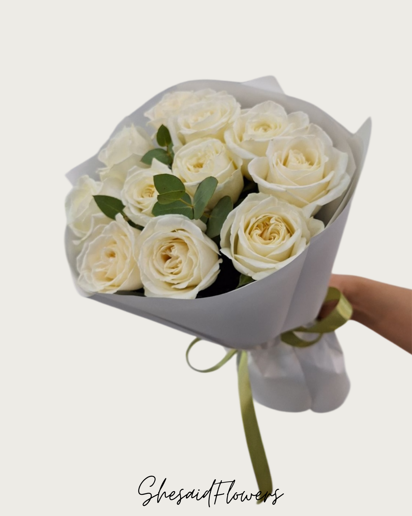 Bouquet de 8 roses blanches